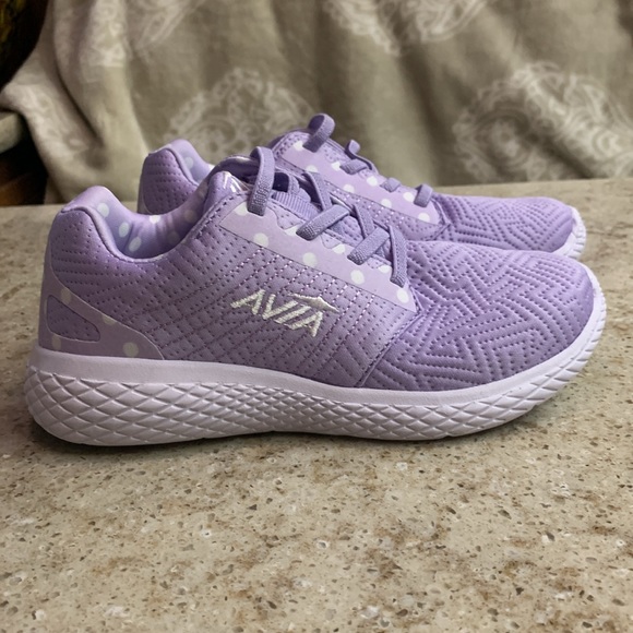 NWOT Avia Avi-Kismet Sneakers in Pastel Lilac & White Size 1 - Picture 2 of 5